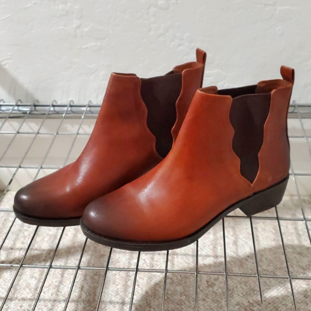 NWOT Nurture Brown Ankle Boots